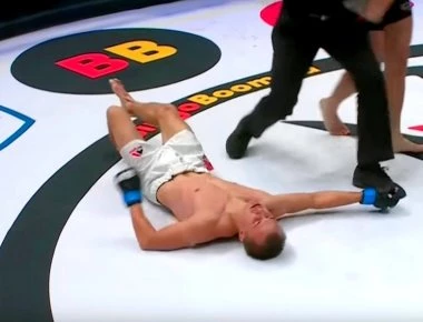 «Πάγωσαν» σε αγώνα ΜΜΑ από εντυπωσιακό νοκ-άουτ (εικόνες, βίντεο)